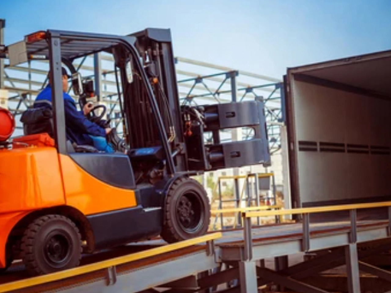 a comprehensive guide to choosing forklift attachments