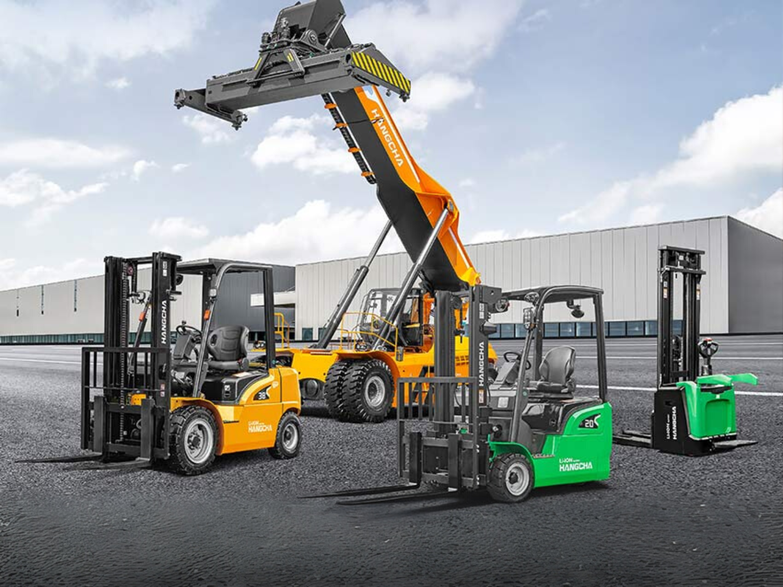 Multiple Hangcha forklift models on display, including electric, rough terrain, and warehouse stackers.