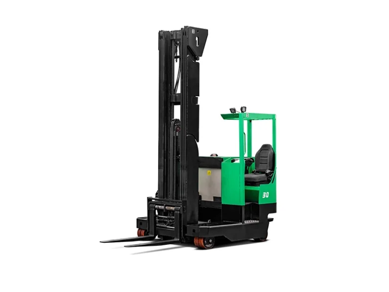 Hangcha X Series 4-way reach truck with the mast raised, three-quarter view