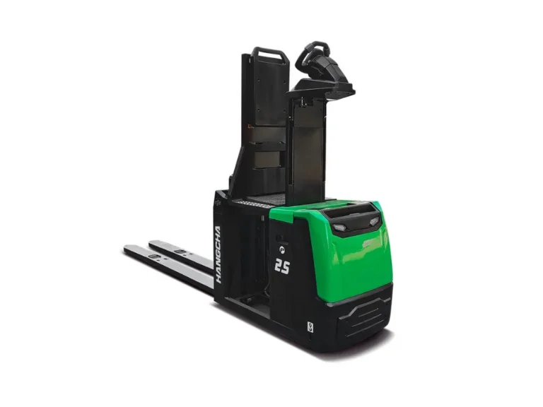 Hangcha X Series low-level order picker with the platform raised, three-quarter view