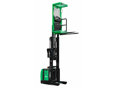 Hangcha A Series high-level narrow aisle order picker with 1.3 t capacity, operator platform raised
