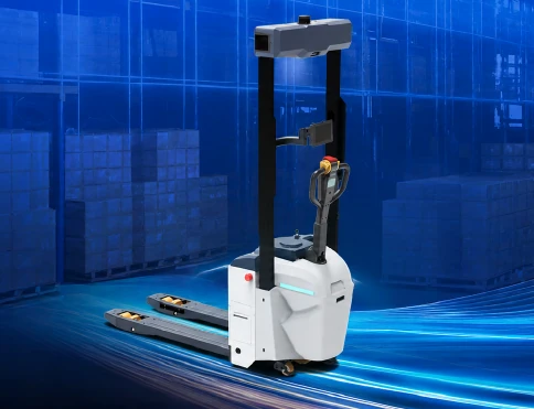 Hangcha EZGO 2 t automated guided vehicle, operating in an automated warehouse