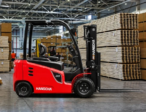 Hangcha X Series 4-wheel electric forklift with 1-3.5 t lift capacity, working in a warehouse