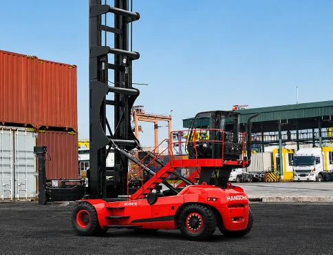 Hangcha X Series empty container handler, at a container terminal