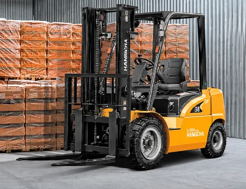 Hangcha XE Series explosion-proof electric forklift with 1.5-3.8 t lift capacity, working in an outdoor yard