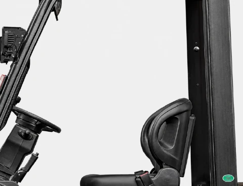 Hangcha XE Series electric forklift with Li-ion technology, 4.0-5.0 t lift capacity, steering and cab detail