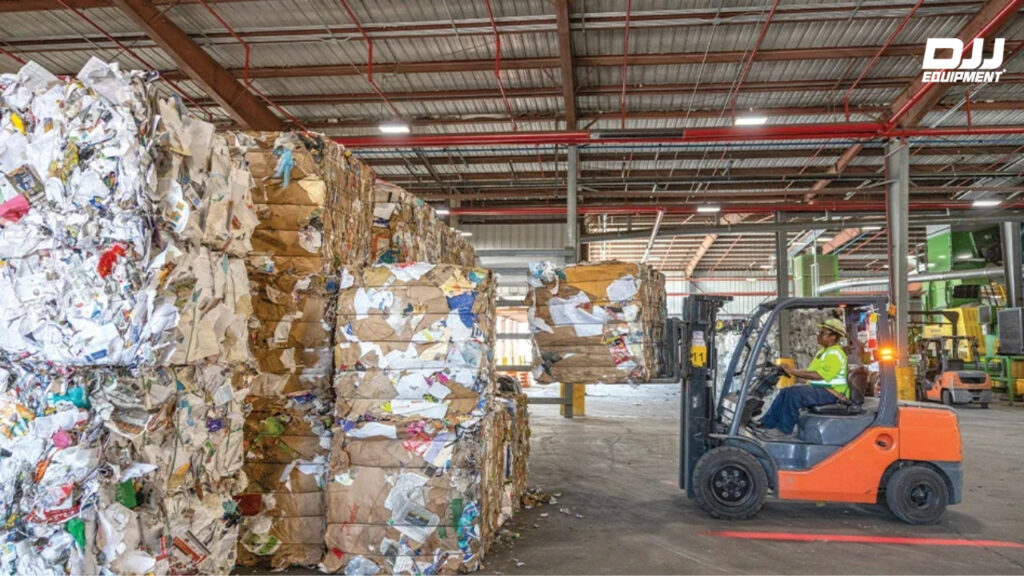 counterbalance forklift on recycling yard