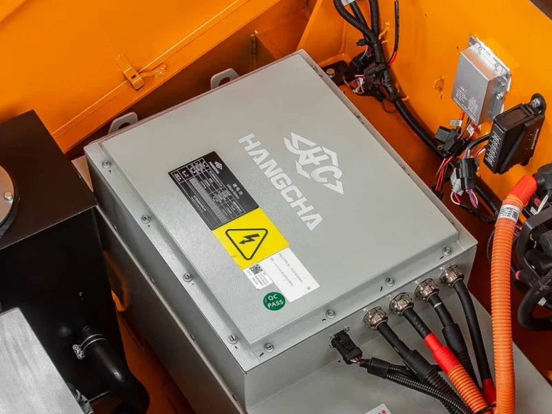 2-0-3-8-t-xa-iii-series-electric-forklift-4