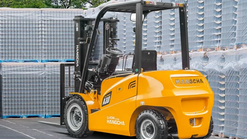 2-0-3-8-t-xa-iii-series-electric-forklift-9