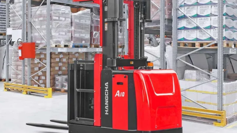 What Is an Order Picker Forklift A Complete Guide for Australian Warehouses image
