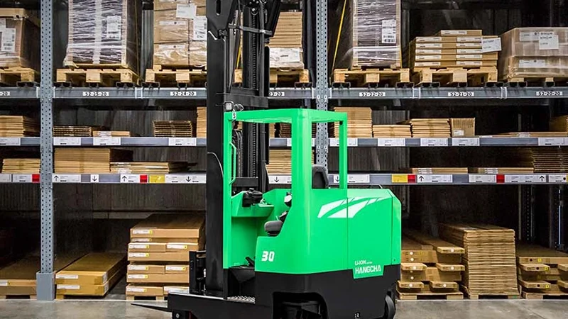 x-series-electric-4-way-reach-truck-2-0-3-0-t-2